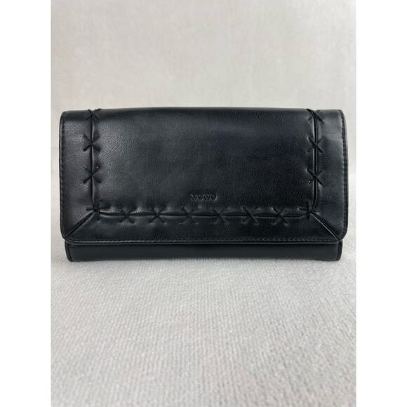 XOXO Accessories Womens Black Stitched Compartment Wallet - Picture 1 of 8
